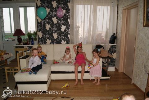 ура! ура! нашла шторы какие хотела!!! и люстры)