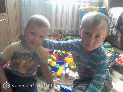 Ну надо же!А я и незнала что так бывает...до чего же они похожи или это только мне кажется???