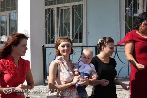 Попали на гулянку)))