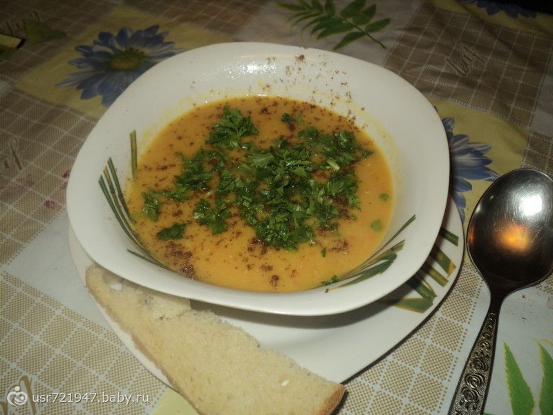 Постный гороховый суп-пюре с укропом и кориандром