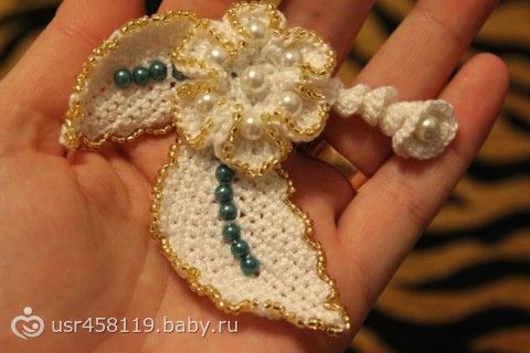 любителям ХЕНД МЕЙД . брошь вязано бисерная